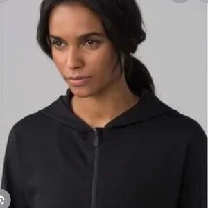 Lululemon Black Hoodie croppedJacket